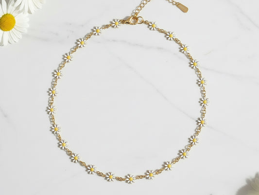 White Daisy Necklace