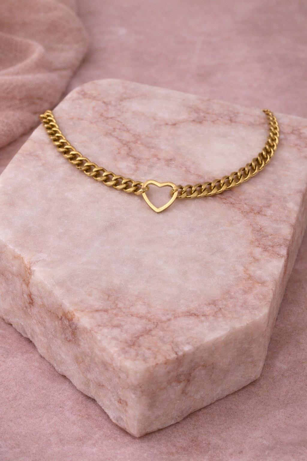 Luxe Heart Chain Choker