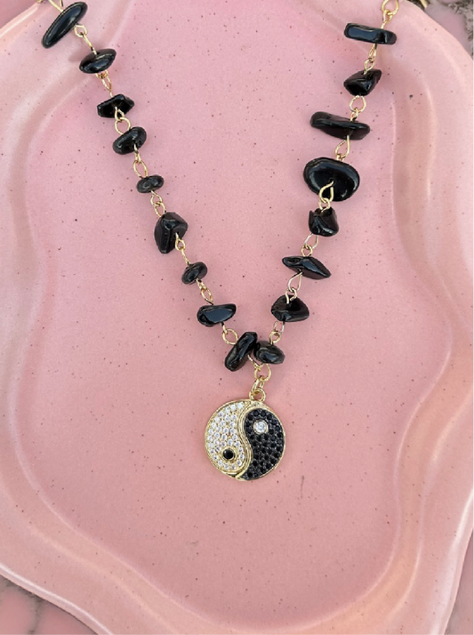 Onyx Crystal Chip Yin Yang Choker