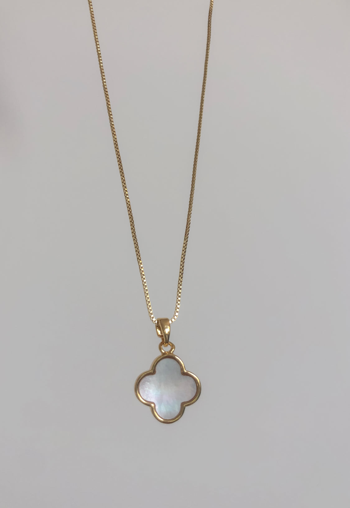 Box Chain Mother of Pearl Clover Necklace