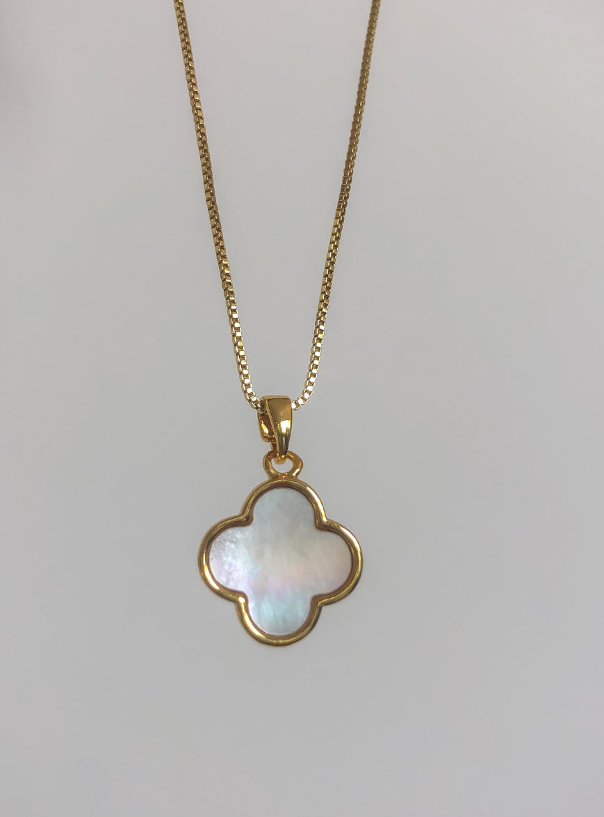 Box Chain Mother of Pearl Clover Necklace