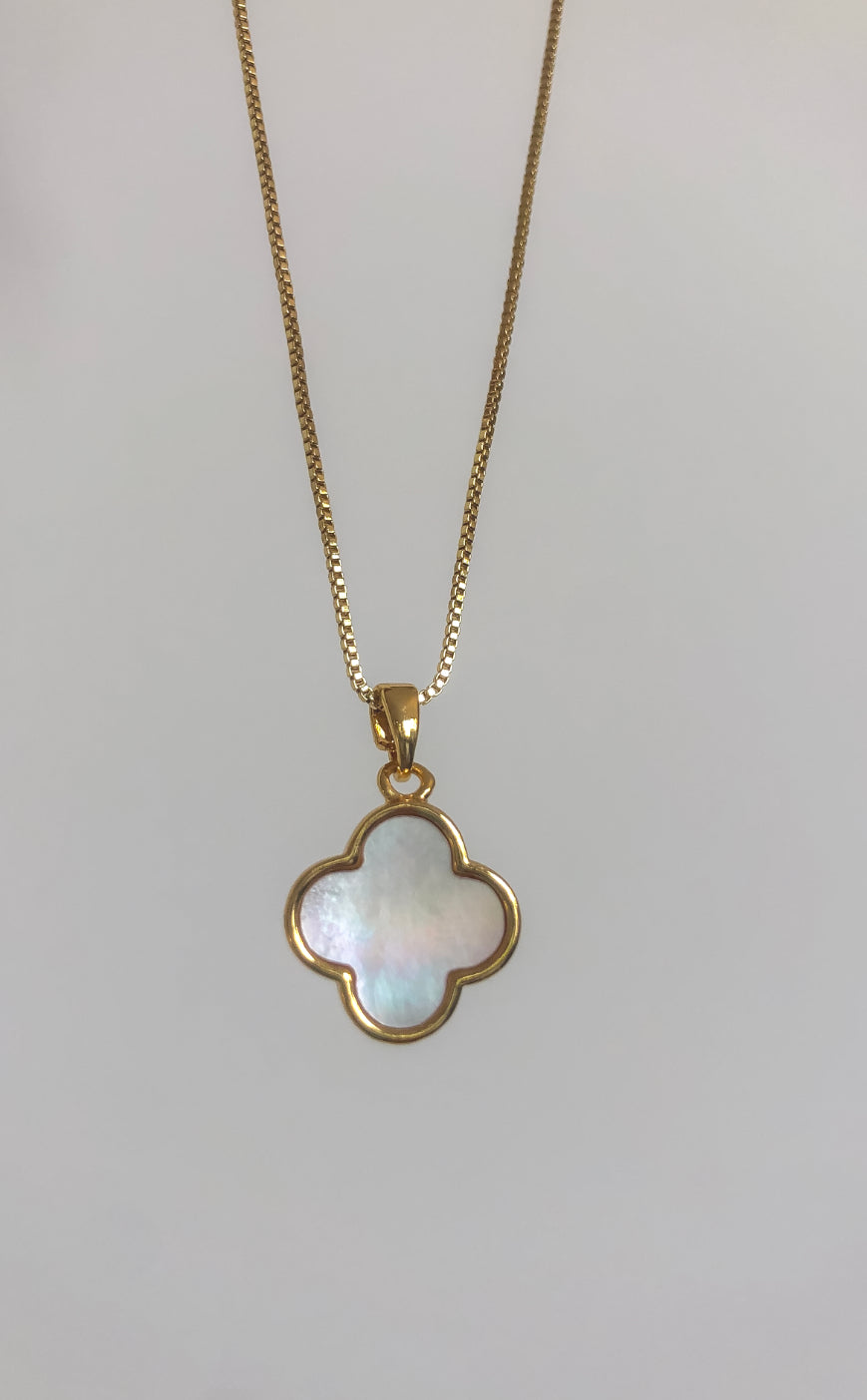 Box Chain Mother of Pearl Clover Necklace