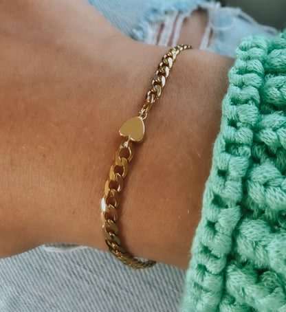 Curb Chain Heart Bracelet