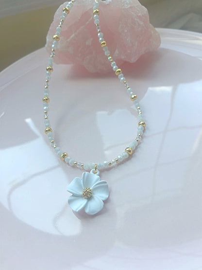 Dahlia Daisy Necklace
