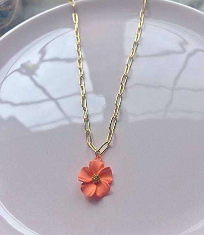 Dahlia Daisy Necklace